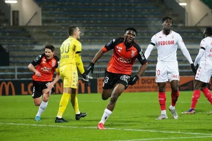  昂热遭遇伤病困扰客场不敌里尔遭遇连败